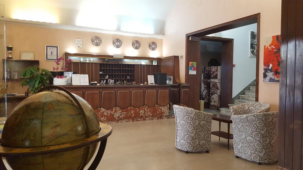 Hotel Flora Прато Экстерьер фото
